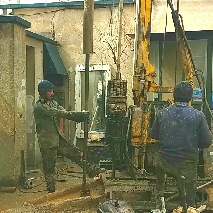 آزمایش خاک و حفاری دستی و ماشینی