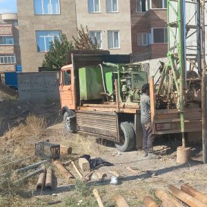 انجام حفاری گمانه ژئوتکنیک بصورت ماشینی در اردبیل