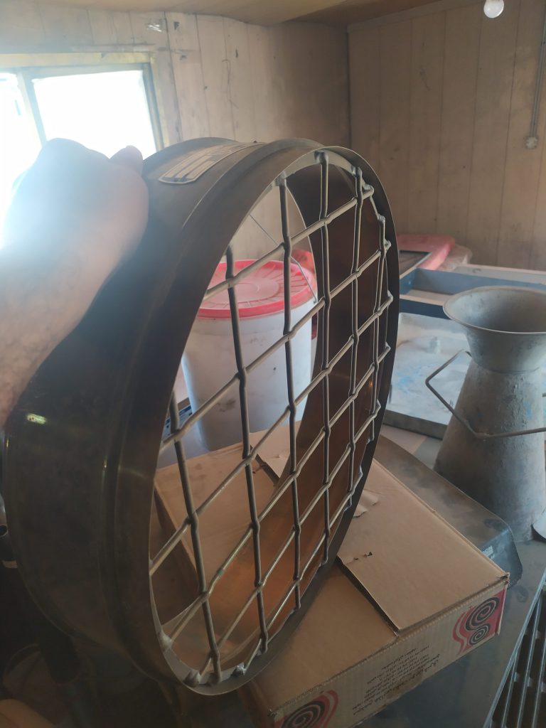 تعدادی تجهیزات آزمایشگاهی جهت فروش موجود است