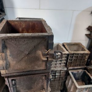 قالب مکعبی فلزی و پلاستیکی